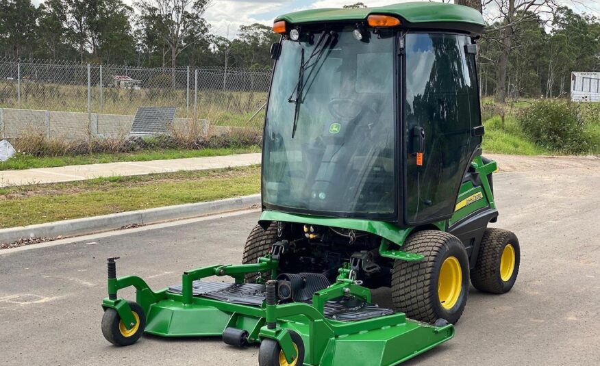 2017 John Deere 1585