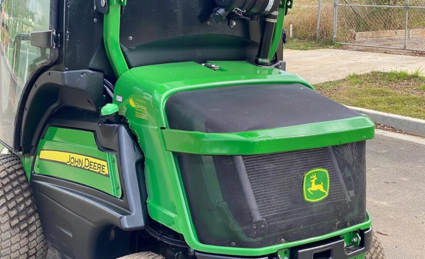 2017 John Deere 1585