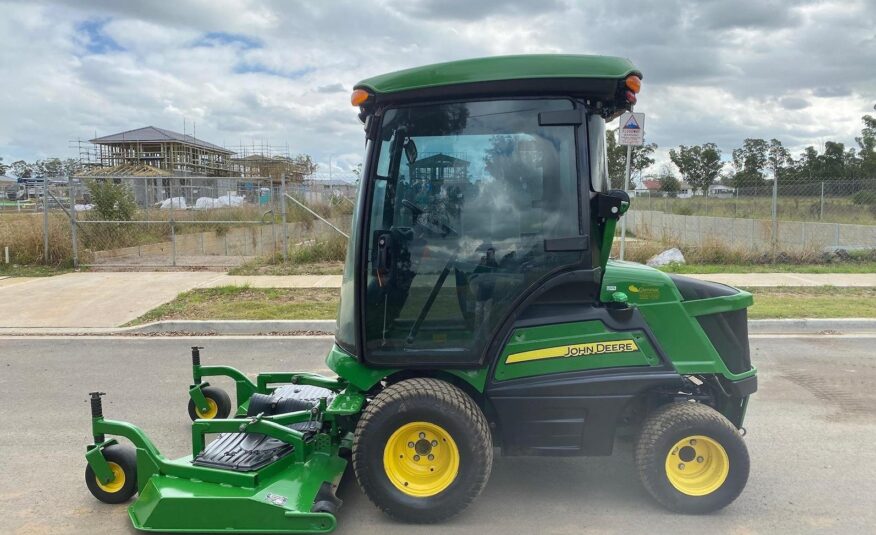 2017 John Deere 1585