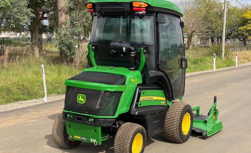 2017 John Deere 1585