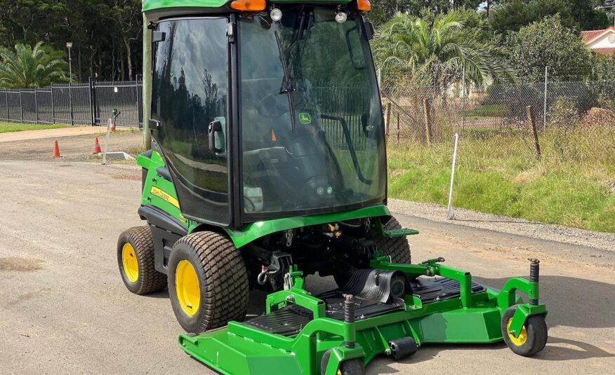 2017 John Deere 1585