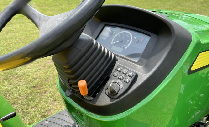 2018 John Deere 3046R