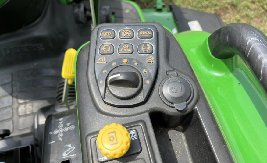 2018 John Deere 3046R