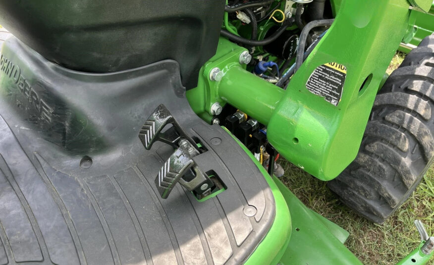 2018 John Deere 3046R