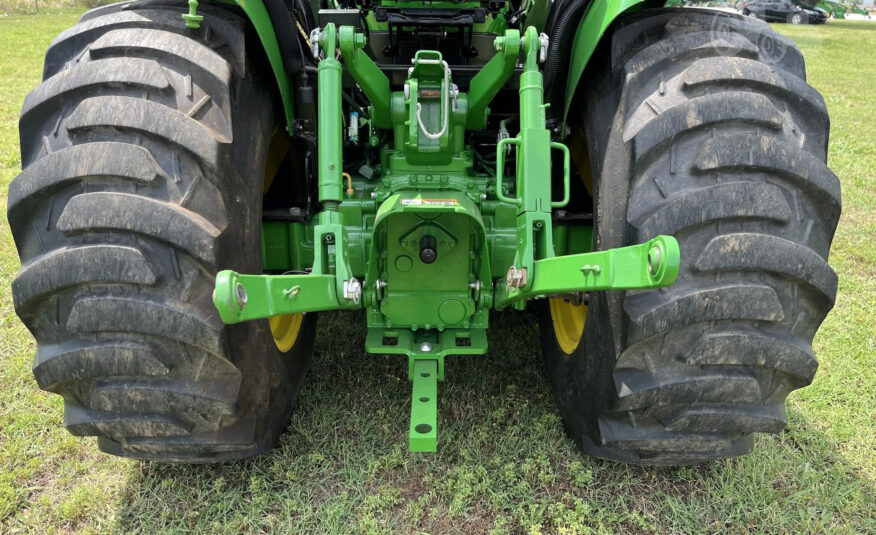 2018 John Deere 3046R